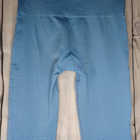 Gymshark Blue Leggings with Mesh Detail - Picture 9 of 15